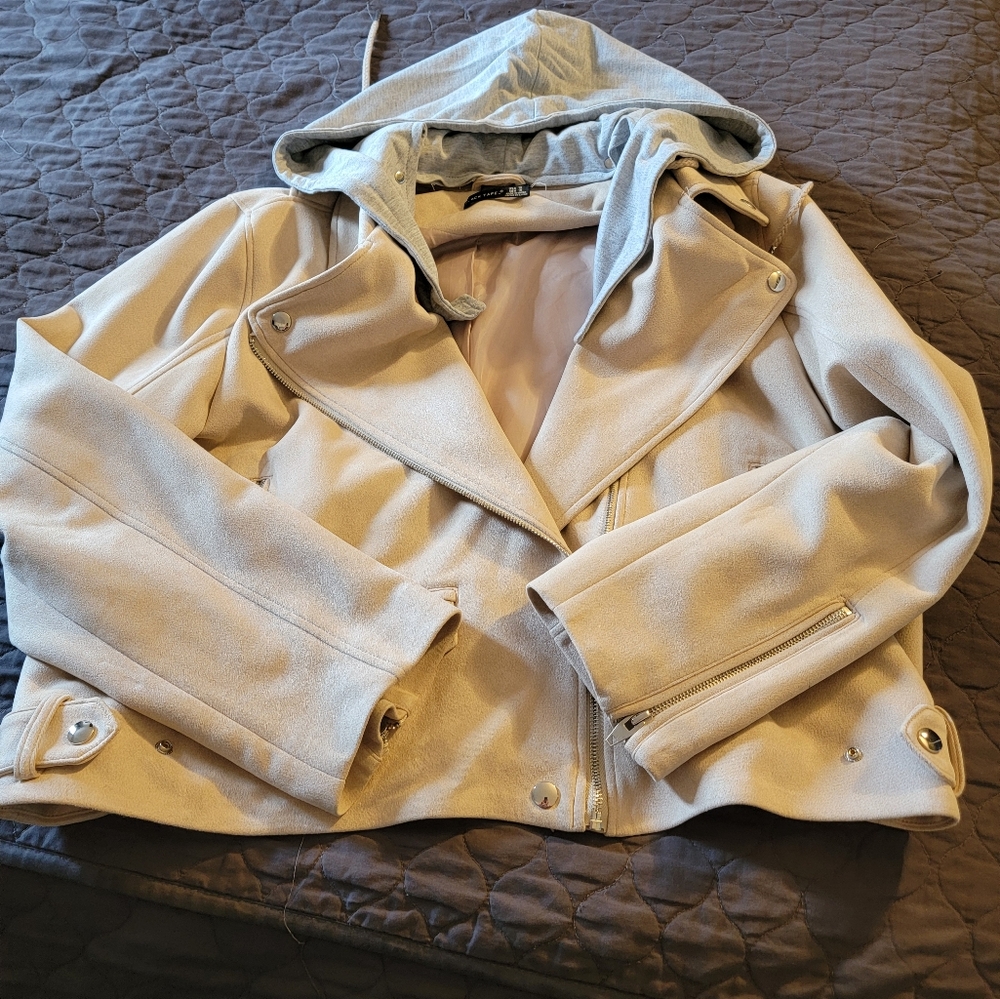 Utility Jacket - Picture 2 of 5
